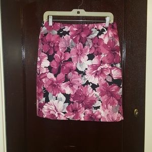 Jones New York skirt size 6